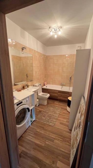 Apartament Spacious And Cozy In Bialoleki By Almundi *