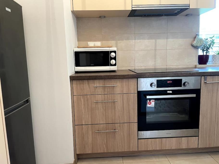 Apartament Spacious And Cozy In Bialoleki By Almundi Warszawa